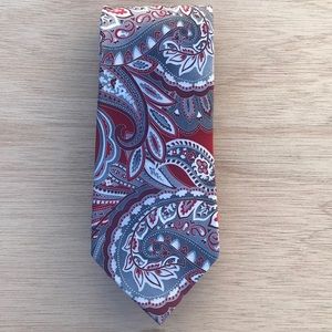Perry Ellis Portfolio Red & Gray Paisley Necktie | Classic Men’s Silk Feel Tie